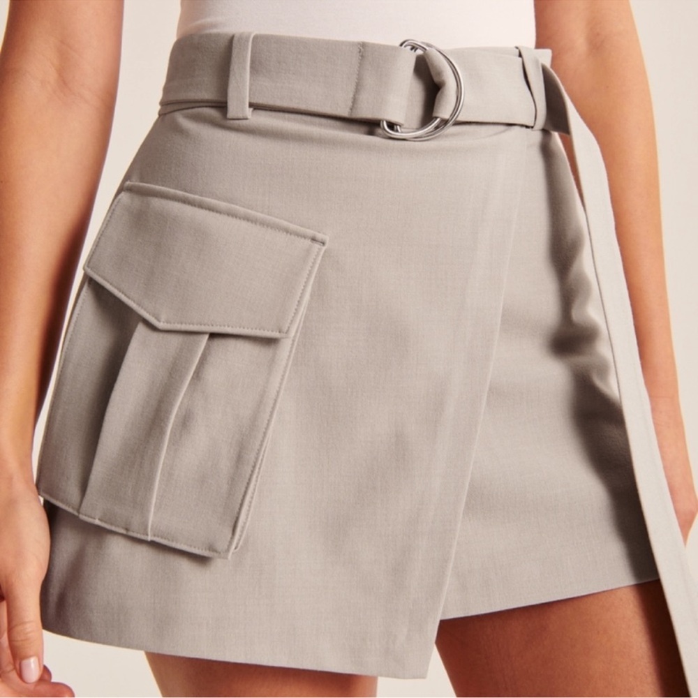 NWT ☀️ Abercrombie & Fitch Wrap- Front Utility Skort in taupe- Size Medium - Picture 9 of 10